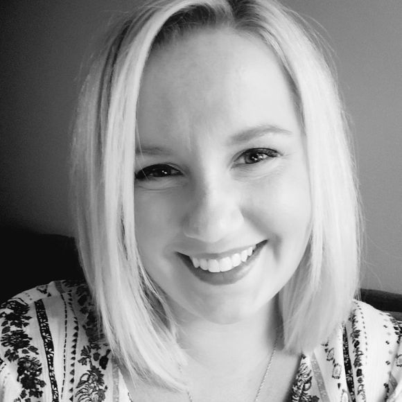 Meet your Posher, Caroline - Picture 1 of 1